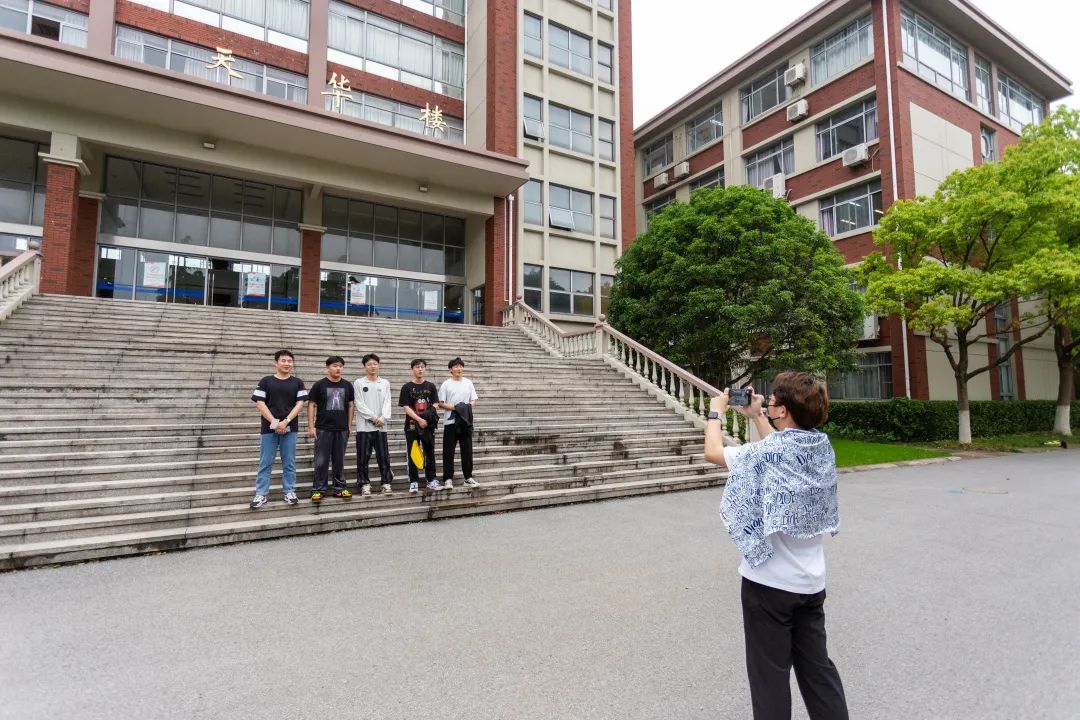 意昂新闻图片