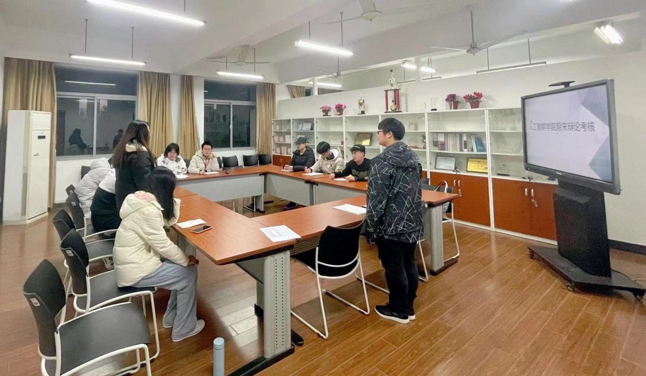 意昂新闻图片