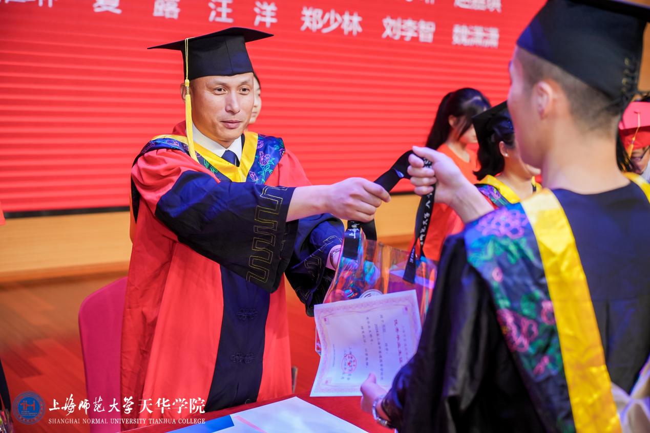 意昂娱乐图片