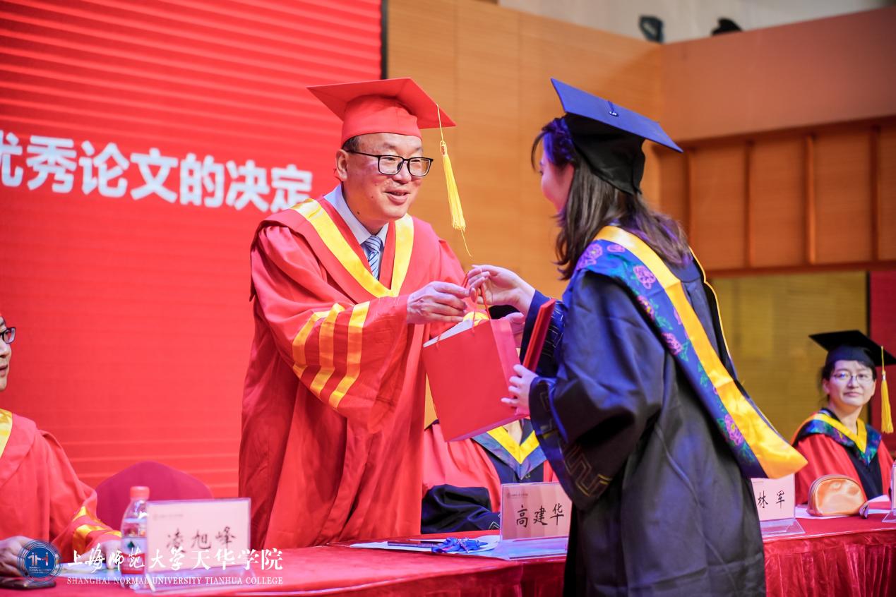 意昂娱乐图片