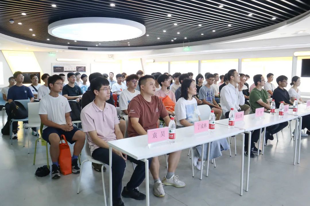 意昂报道图片