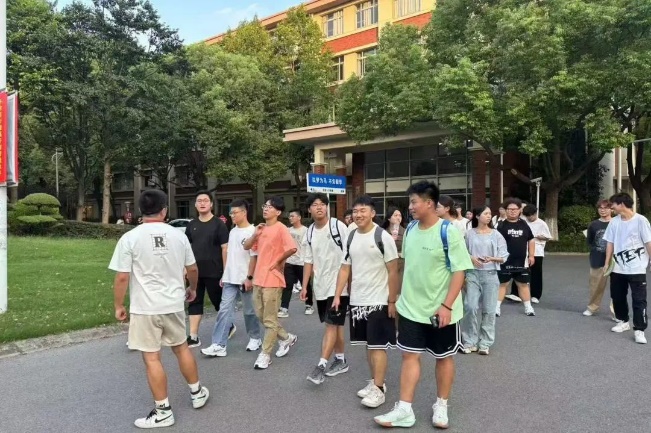 意昂杯赛图片