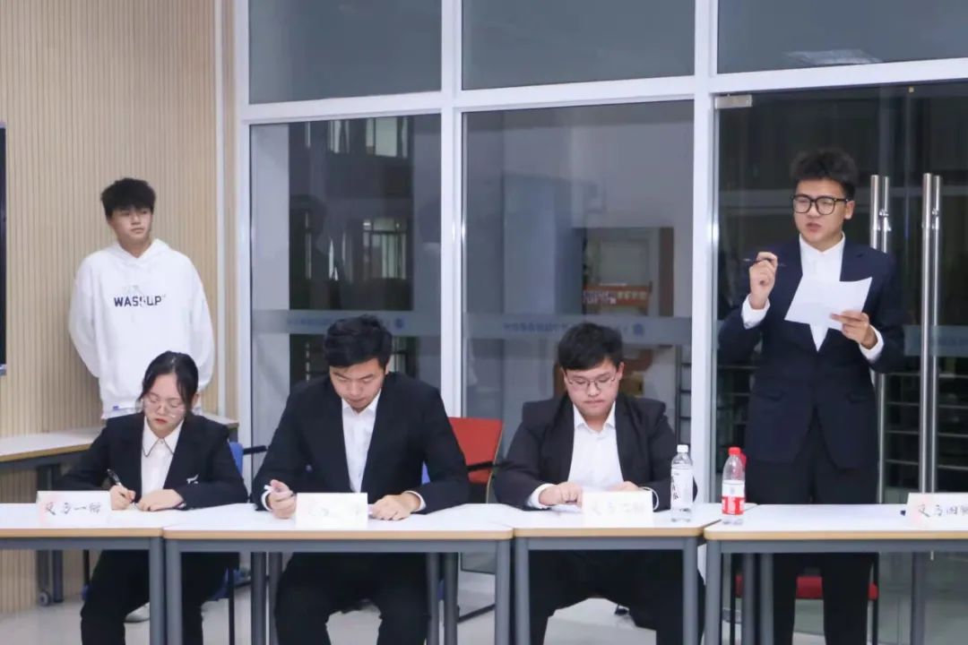 意昂新闻图片
