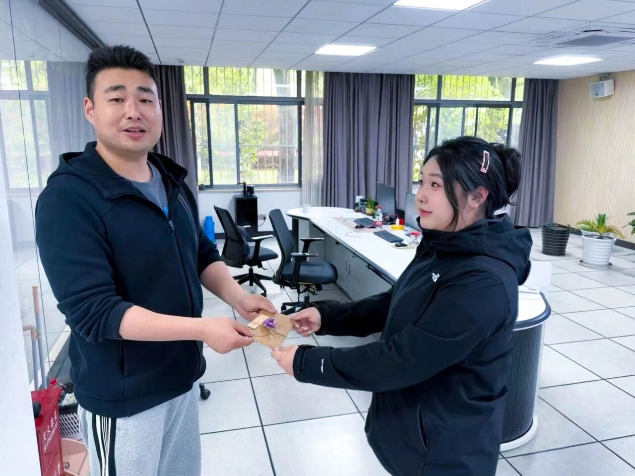 意昂下载图片