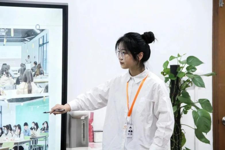 意昂报道图片