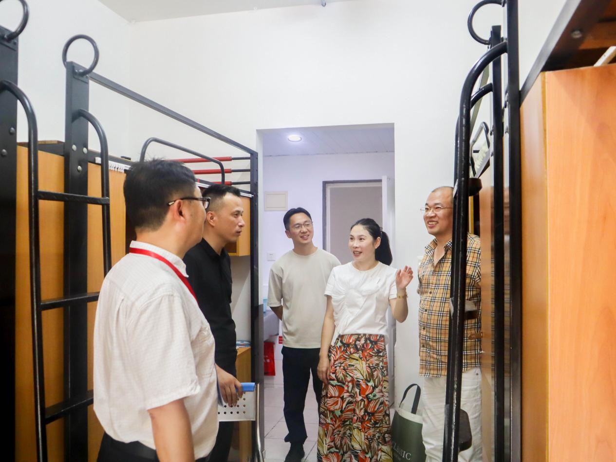 意昂新闻图片