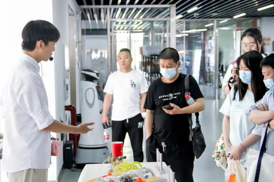 意昂报道图片