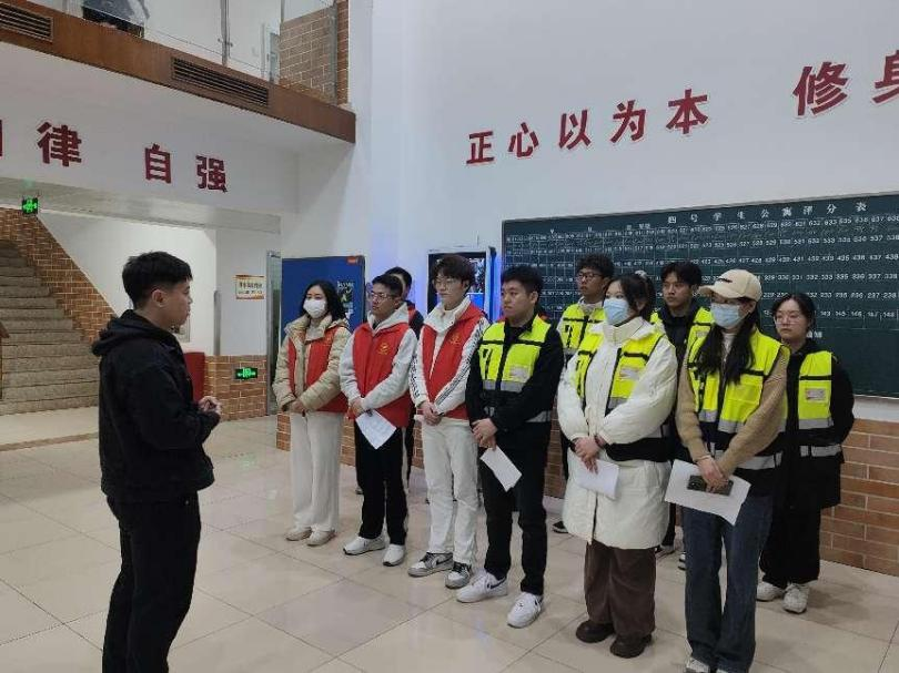 意昂报道图片