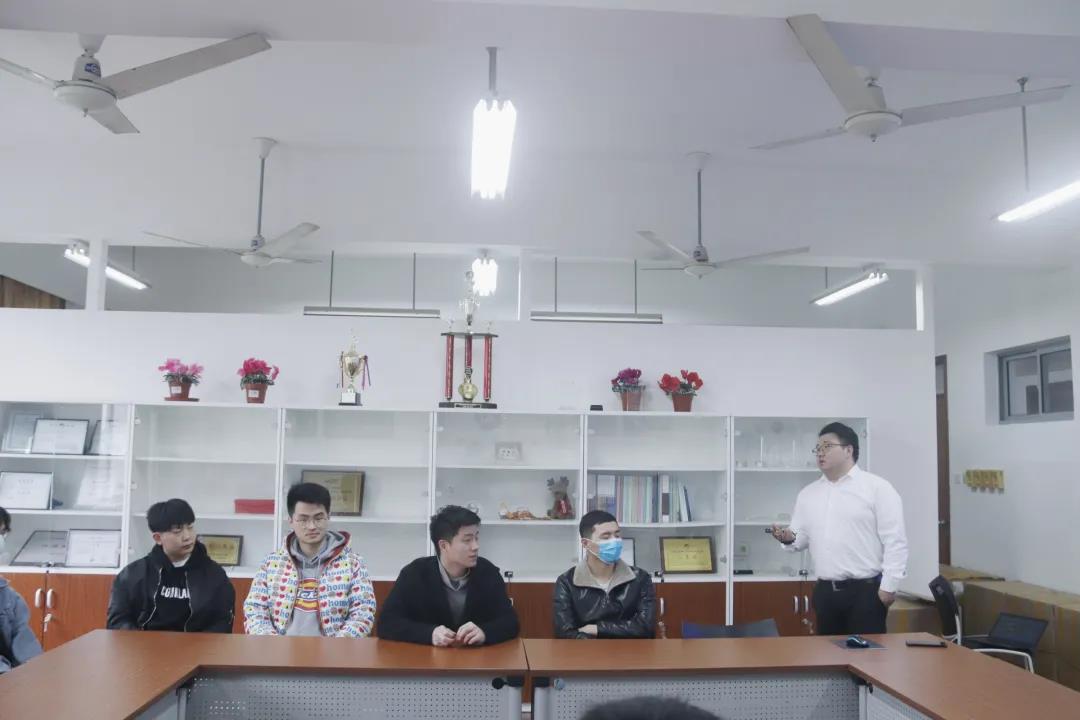 意昂新闻图片