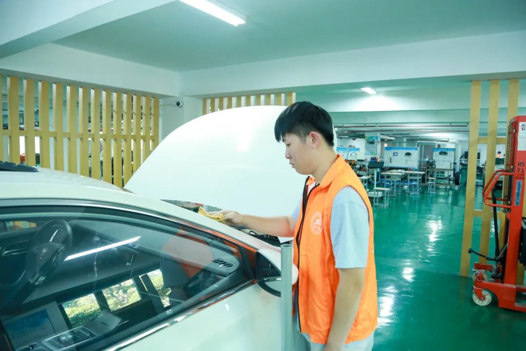 意昂报道图片