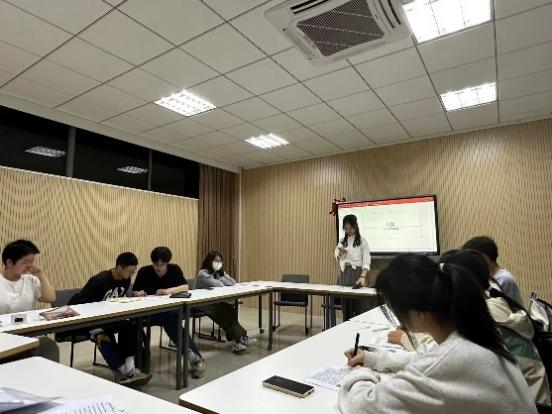 意昂新闻图片