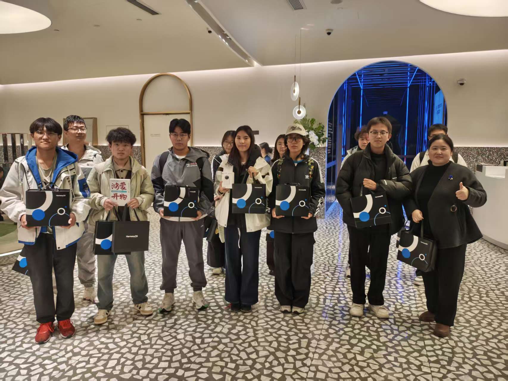意昂风采图片