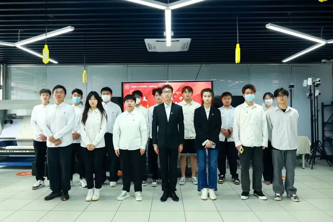 意昂报道图片