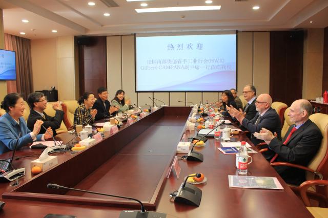 意昂app图片