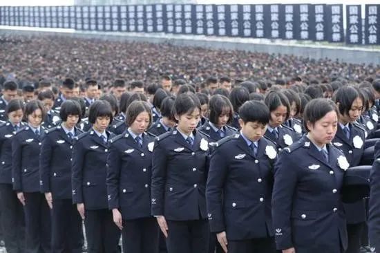 意昂风采图片