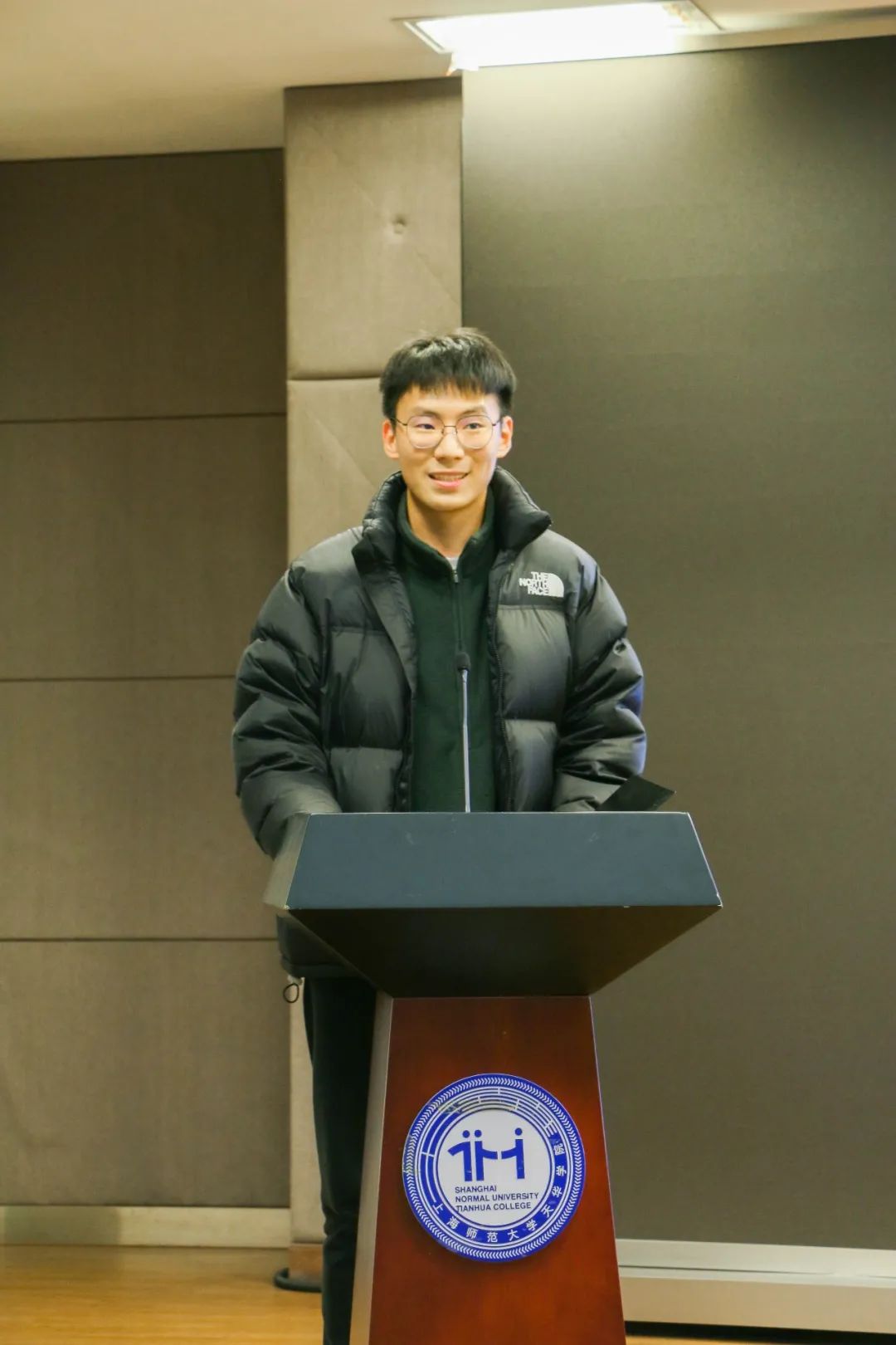 意昂报道图片