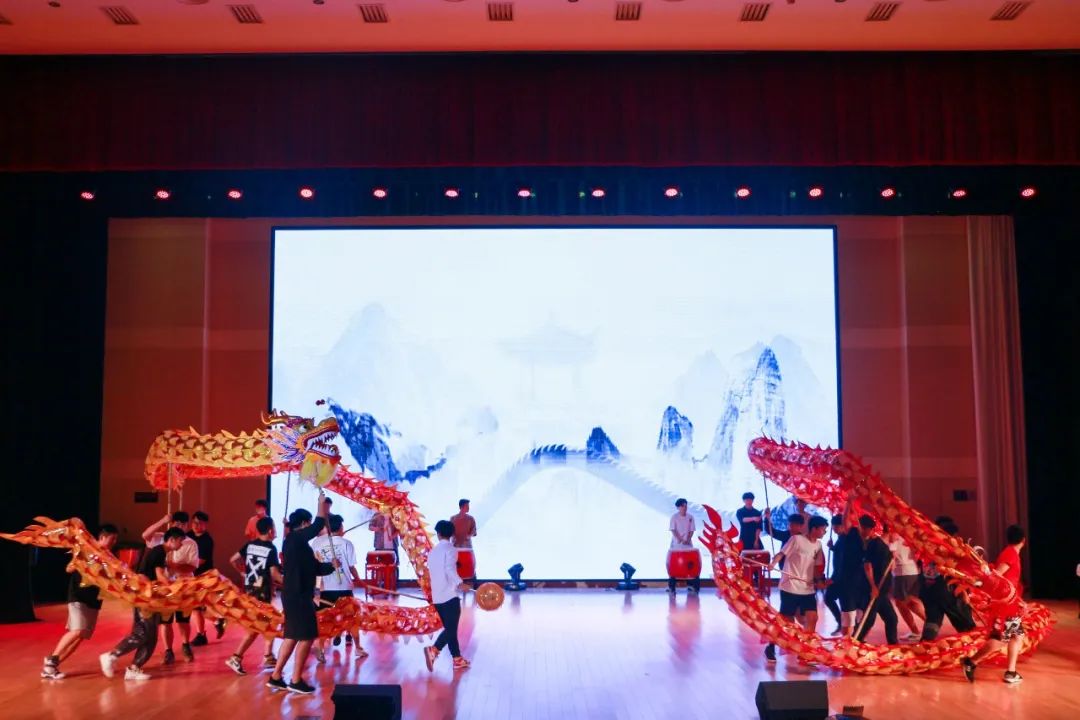 意昂新闻图片