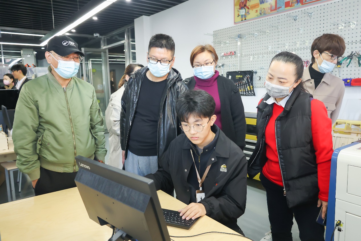 意昂新闻图片