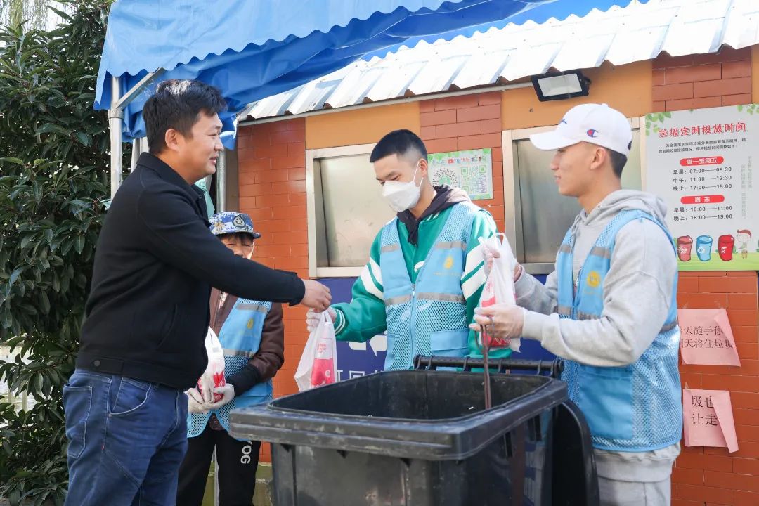 意昂报道图片