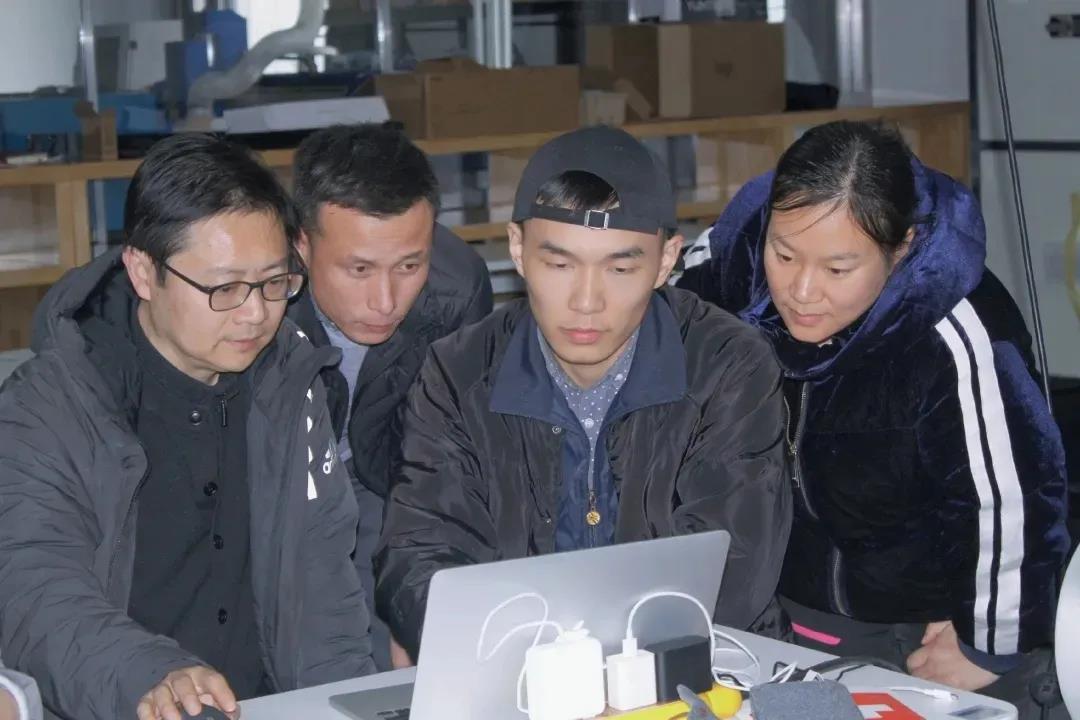 意昂风采图片