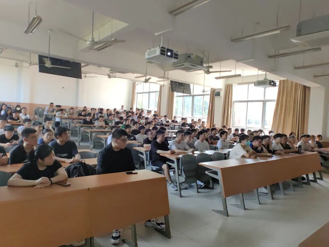 意昂报道图片