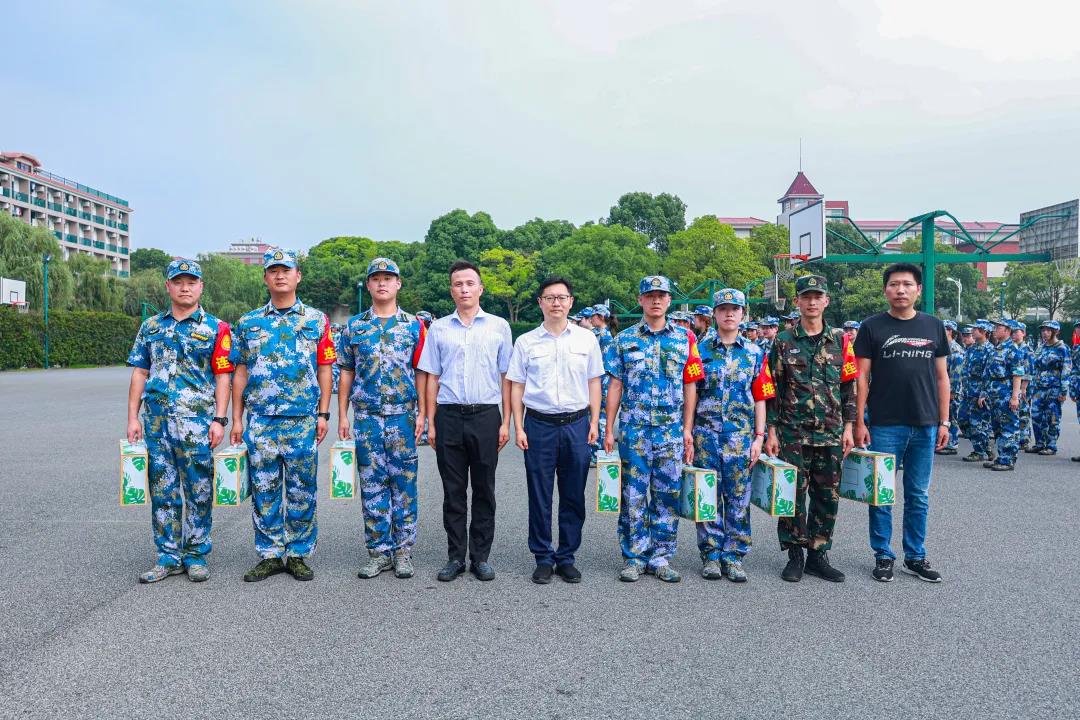 意昂风采图片