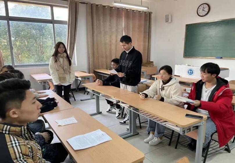 意昂新闻图片