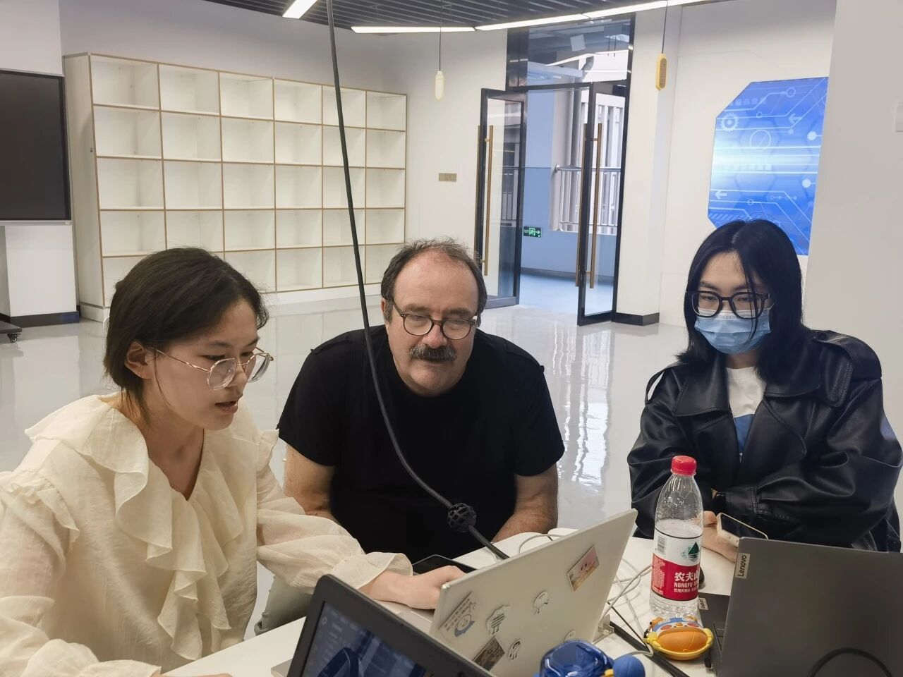 意昂下载图片