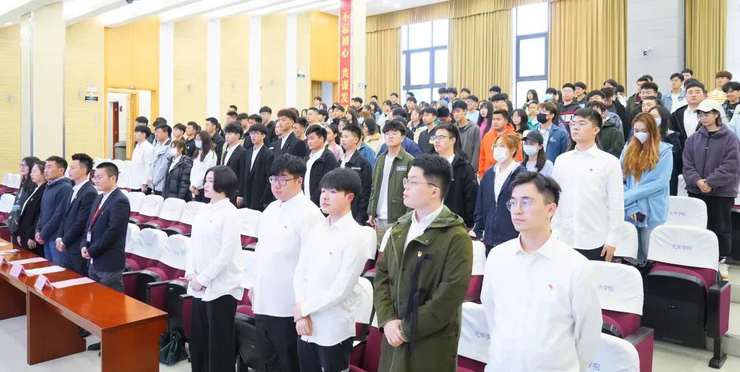 意昂报道图片