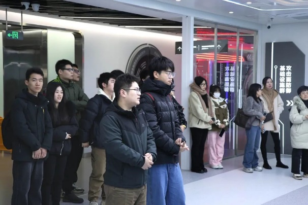 意昂下载图片