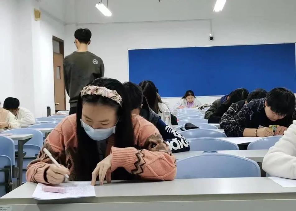 意昂风采图片