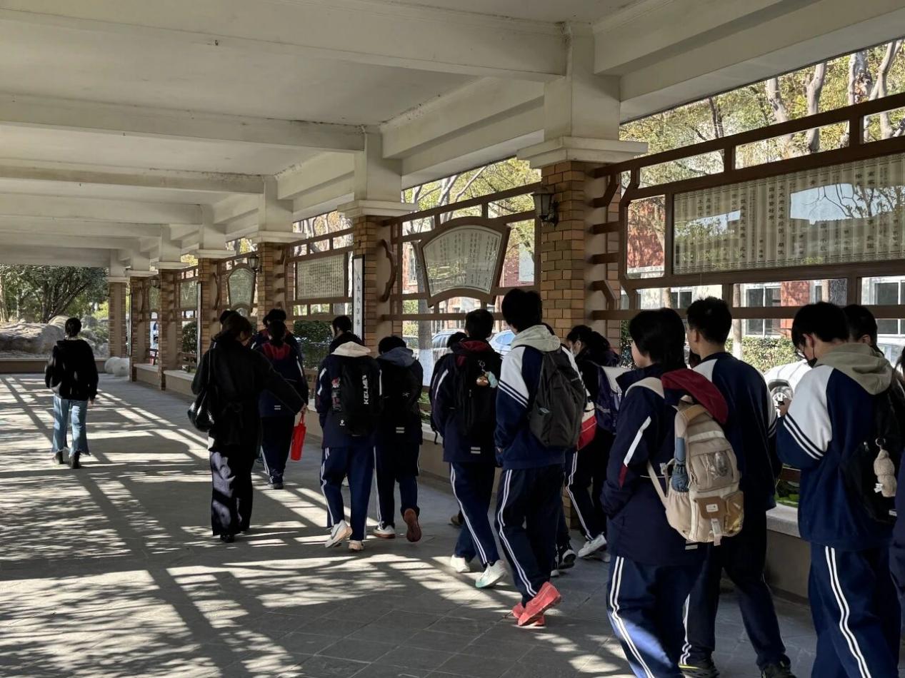 意昂风采图片